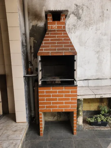 Churrasqueira Pré-Moldada Tijolinho 65 cm com Grelha