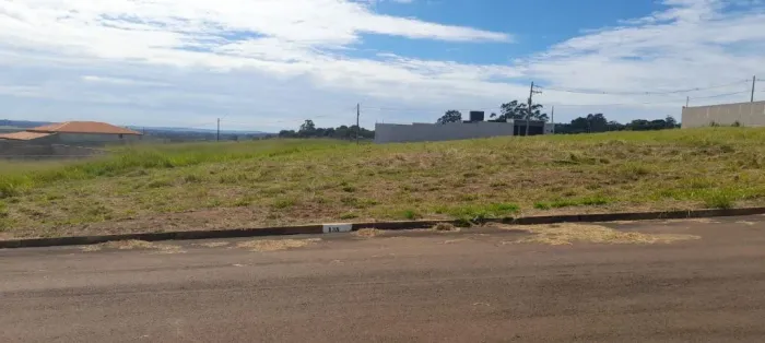 Venda de Terreno / Lote na cidade de São Carlos