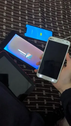 LOTE DE CELULARES E TABLETS ? PARA CONSERTO OU PEÇAS
