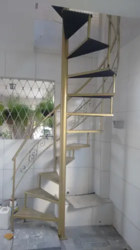 ESCADA CARACOL E RETA EM PROMOÇÃO