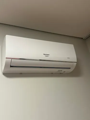 Ar-Condicionado Midea