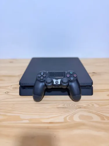 PlayStation 4 SLIM (Aceito Trocas)