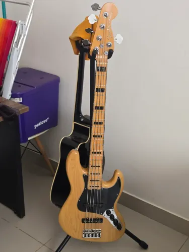 Baixo fender american elite jazz bass V