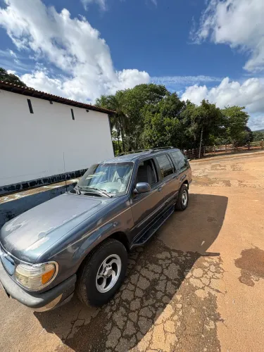 Ford Explorer XLT 4X4 4.0 V6 1998