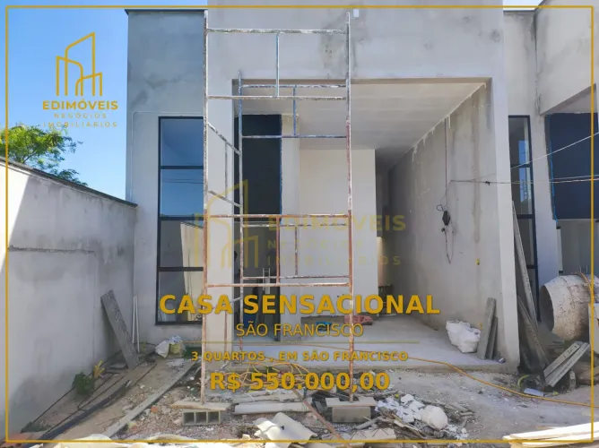 Casa Moderna em São Francisco: 3 Quartos e Quintal Privativo