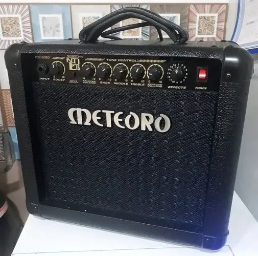 Caixa de Guitarra Amplificador Meteoro Nitrous Drive Com 16 efeitos NDE15 - Estuda Troca