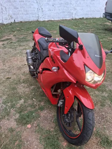 Moto único dono chave reserva manual e laudo cautelar