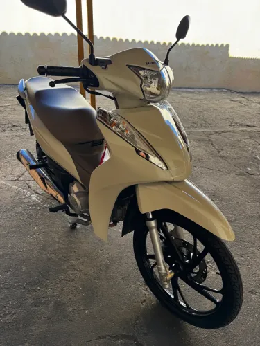 Vendo Biz super conservada único dono 2024