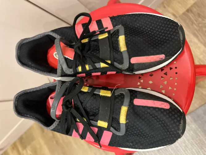Tênis Adidas n°39