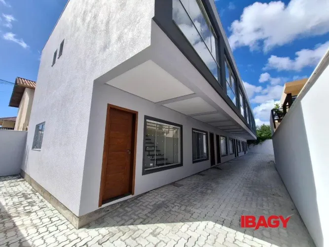 Excelente Apartamento 2 dormitório(s) em Ingleses do Rio Vermelho - Florianópolis