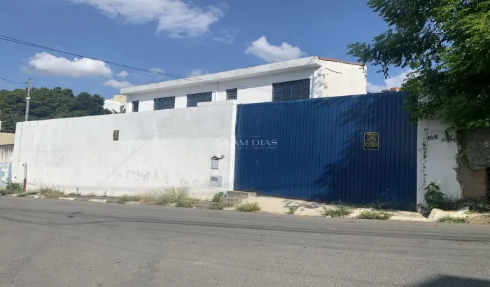 Galpão em Santana de Parnaíba com 400 m² para locação