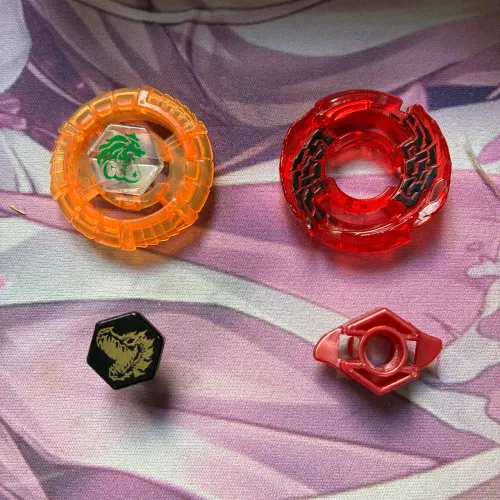 Beyblade - Peças raras e exclusivas