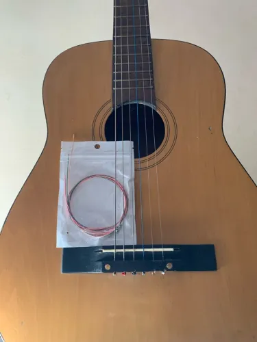 Vende-se Violão