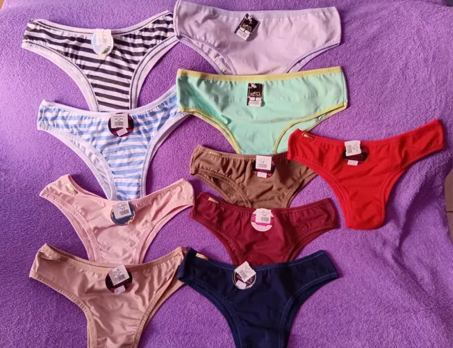 Vende-se calcinhas e tolhas: 8 reais