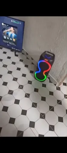 Vendo uma caixa de som