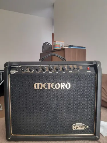 Amplificador para guitarra Meteoro nitros 100w