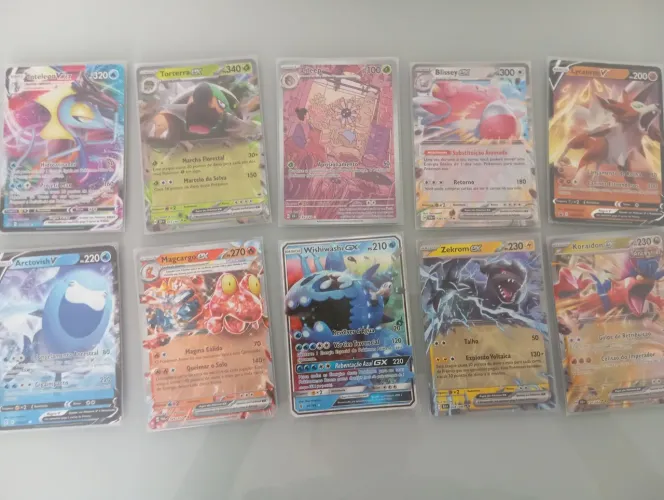 10 cartas pokémon com EX, GX,V, VMAX,e ilustração rara 