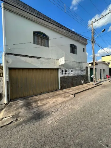 Casa e Apartamento 3 e 2 Quartos 2 Vagas Garagem - Itaúna MG