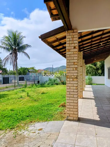 BROGNOLI VENDE -CASA TÉRREA COM 4 DORMITÓRIOS NA PRAIA DA DANIELA