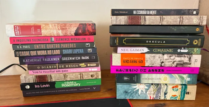 VENDO ACERVO DE LIVROS (Todos juntos ou separados, valores na descrição)