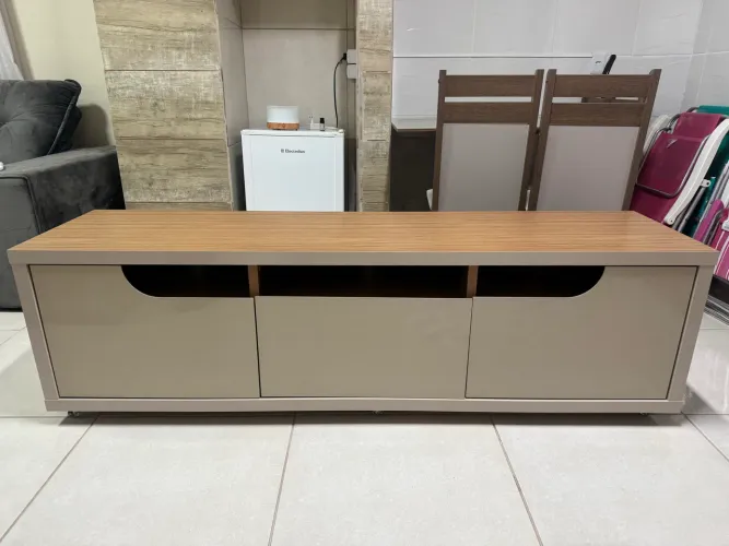 Rack com rodinhas + nichos | lindo e conservado