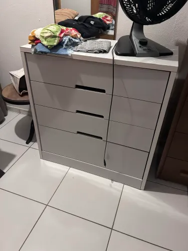 Cômoda branca