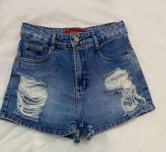 Shots jeans TAM 36 e 38 cintura alta super novo