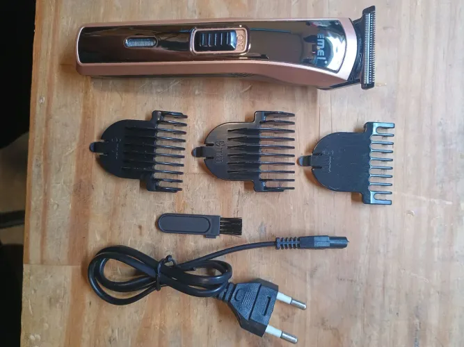 Máquina para cortar cabelo Kemel KM-418 somente 220v