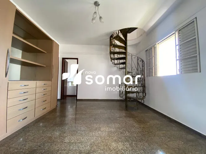 Cobertura para aluguel, 5 quartos, 1 suíte, 2 vagas, Centro - Divinopolis/MG