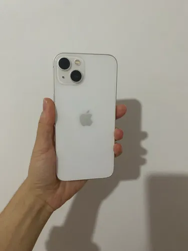 Venda de iPhone 13 128gb seminovo cor branco sem detalhes