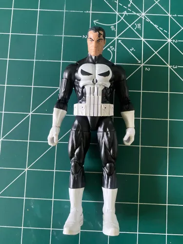 Justiceiro punisher marvel legends retro collects