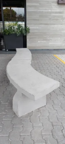 Bancos em concreto