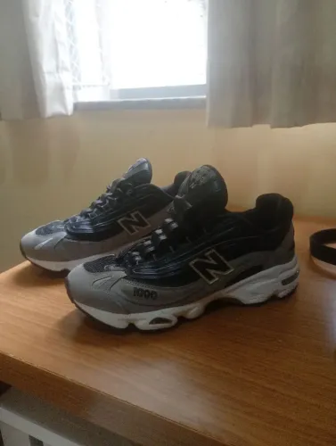 Tênis New Balance 1000 Cinza e Preto ? Tamanho 42