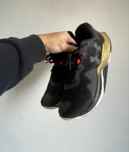 Tênis de basquete under armour