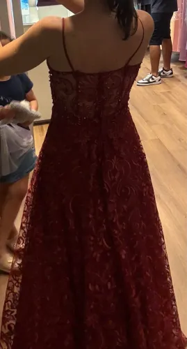 Vestido de festa Marsala