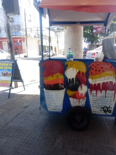 Vendo um burrinha com freezer dentro Sen motor