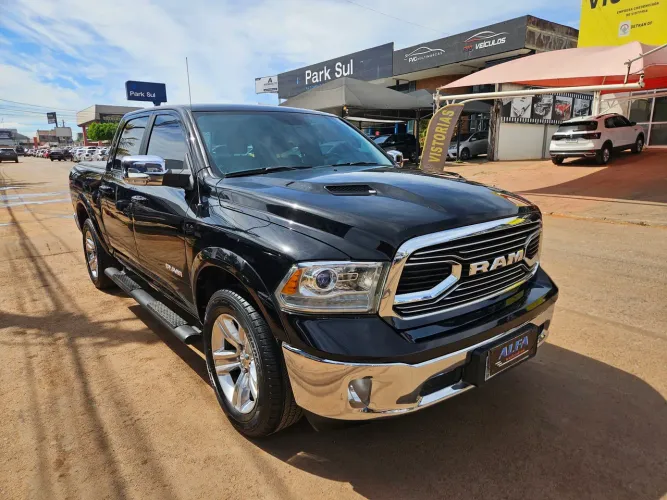 Ram Classic Laramie 5.7 V8 16V Gasolina 4X4 Aut. 2022