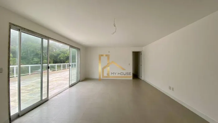 Cobertura nova e Linear em Agriões Teresópolis-RJ, 3 quartos, sendo 1 Suíte, amplo Terraç