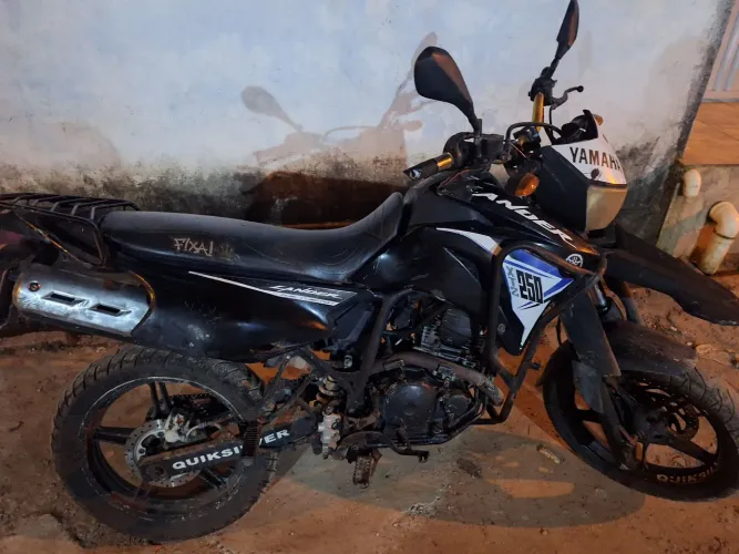 Vendendo essa lander, toda revisada.