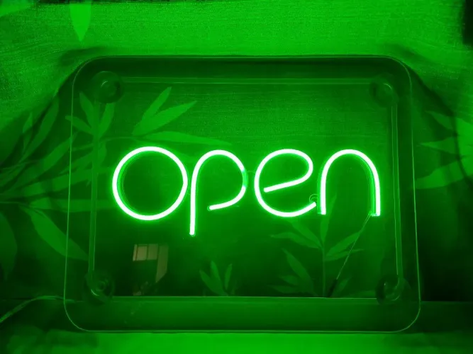 placa NEON de ABERTO para comércio