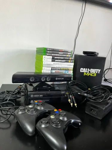 Xbox 360 bloqueado 2 controles ( 1 original sem fio) Kinect 14 jogos