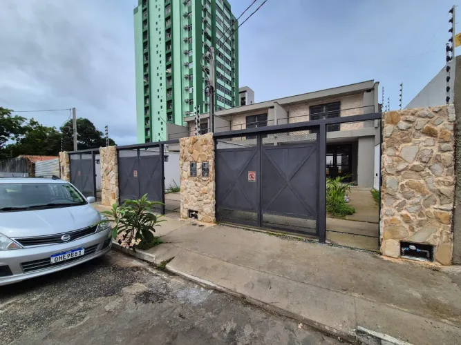 Alugo Casa com planejados 3/4 com piscina