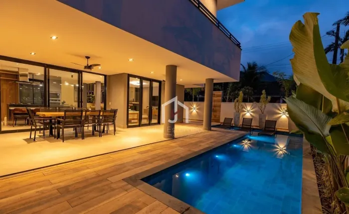 Casa com 5 suítes no bairro Lagoinha em Ubatuba