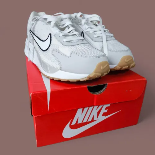 Tênis Nike Air Max solo branco masculino corrida academia 
