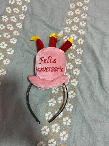 Tiara/Arquinho/Travessa Feliz Aniversário/aniversariante