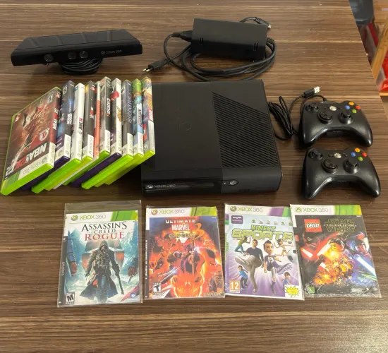 Xbox 360 Super Slim LT+ Desbloqueado + Kinect + 2 Controles + 14 Jogos