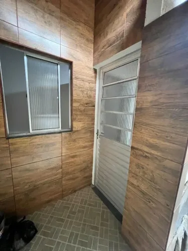 Alugo Casa 1º andar