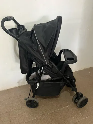 Vendo carrinho de passeio para bebê