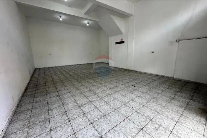 Salão Comercial em Jardim Camila: Ótima Visibilidade!