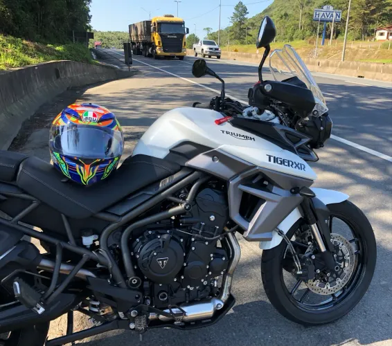 Triumph Tiger 800 XR 2018 | Apenas 15.000 km | Impecável